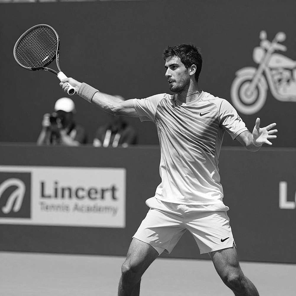 सिनियाकोवा का ओसाका में ठंडा दबदबा: 6-1, 6-0 और दस लगातार गेम